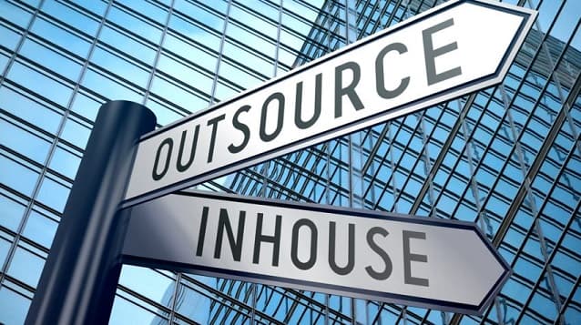 Should I Develop Mobile Apps in House or Outsource? Which is the Best?